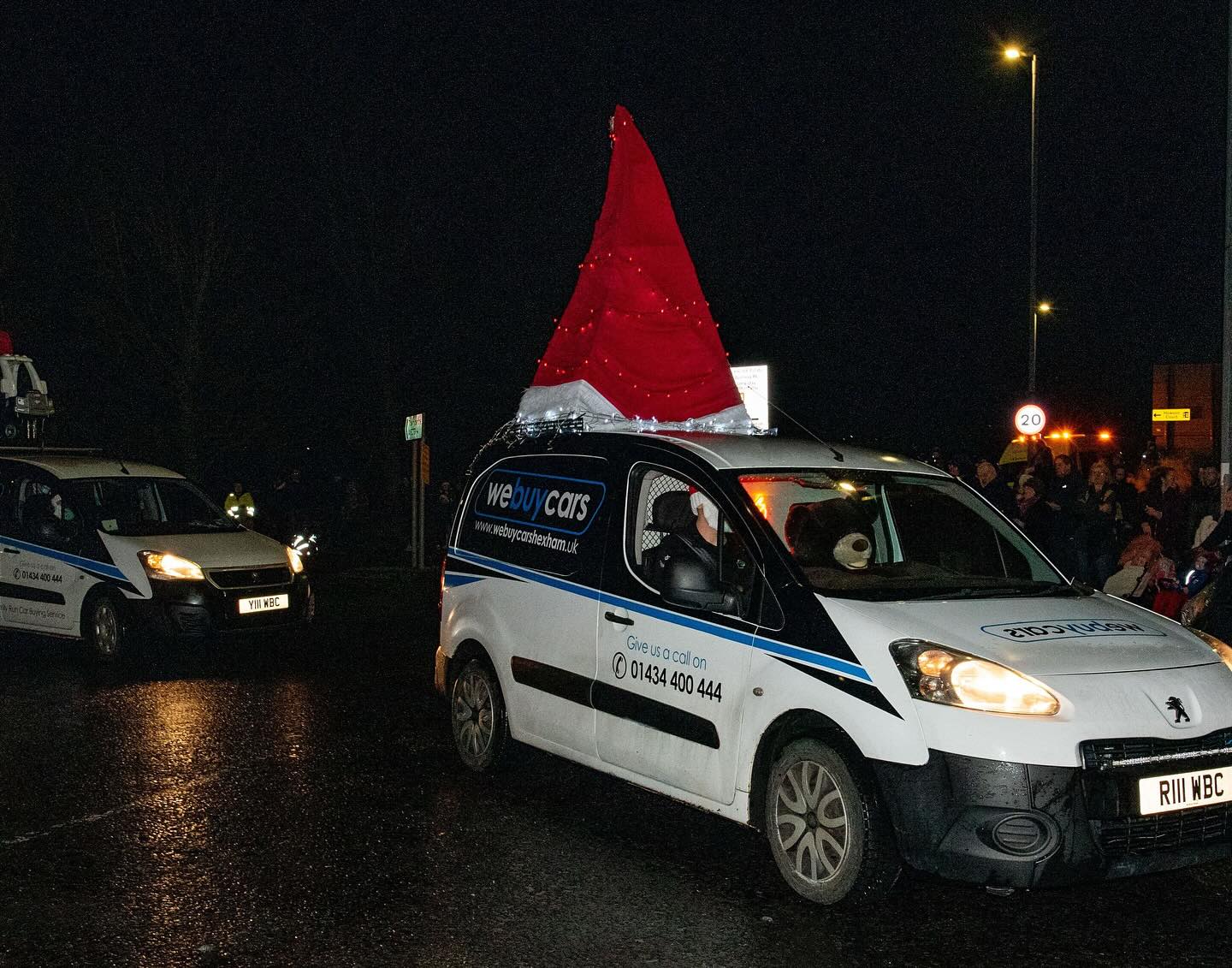 Christmas Photos 2022, We buy cars, Hexham, North Tyne Truck Run - Image 5